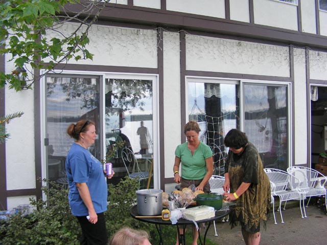 Lolly preparing Saturday dinner withher daughter and daughter-in-law